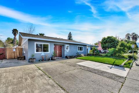 365 Elder St, Vacaville, CA 95688 photo 2