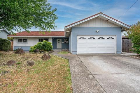 1504 Sarkesian Dr, Petaluma, CA 94954 photo 2
