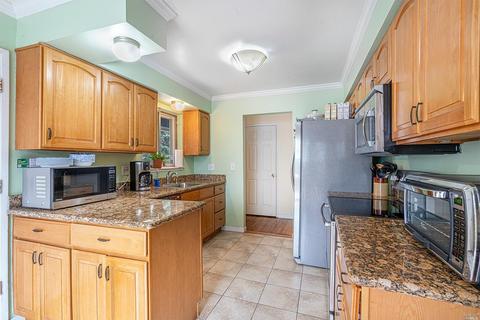 1504 Sarkesian Dr, Petaluma, CA 94954 photo 7