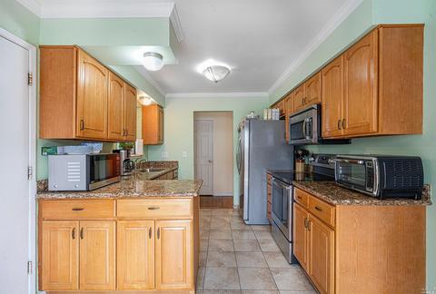 1504 Sarkesian Dr, Petaluma, CA 94954 photo 6