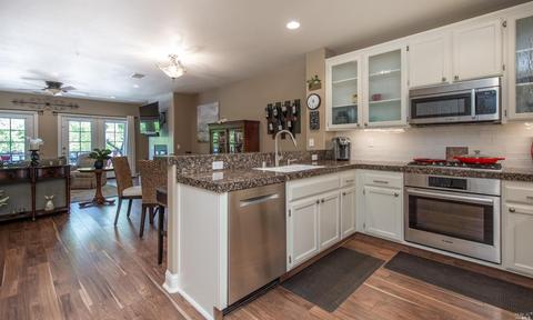 674 Mcclelland Dr, Windsor, CA 95492 photo 4