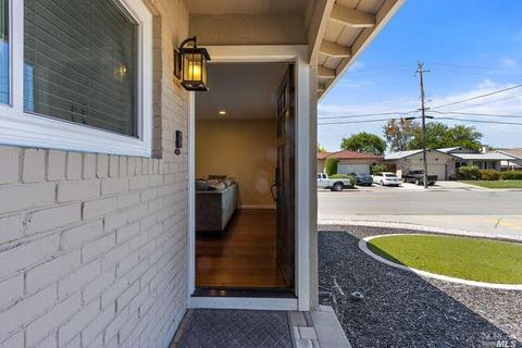 7100 York Ct, Dublin, CA 94568 photo 3