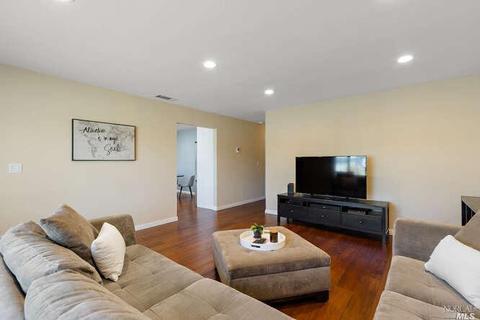 7100 York Ct, Dublin, CA 94568 photo 5