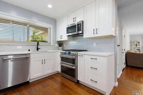 7100 York Ct, Dublin, CA 94568 photo 9