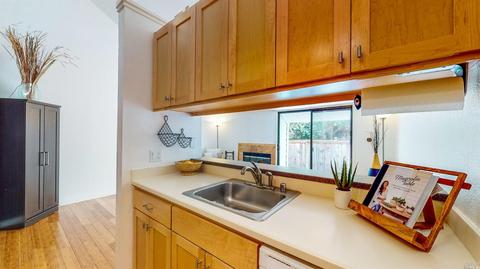 232 Courtyards E, Windsor, CA 95492 photo 5
