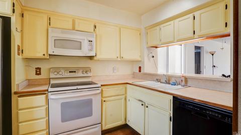 131 Nantucket Ln, Vallejo, CA 94590 photo 2