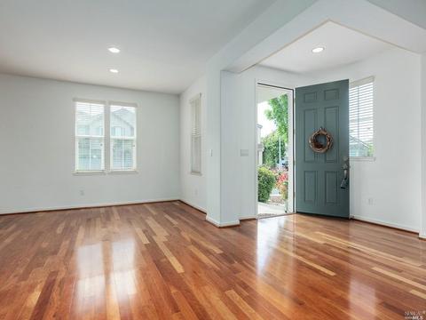 7287 Willow Creek Cir, Vallejo, CA 94591 photo 3