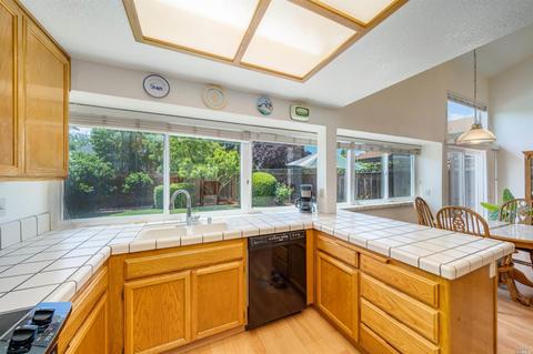 130 Valencia Way, Windsor, CA 95492 photo 10