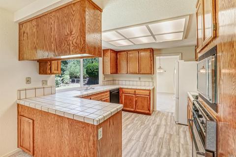9301 Lakewood Dr, Windsor, CA 95492 photo 9