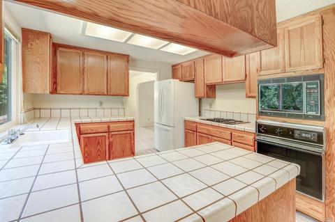 9301 Lakewood Dr, Windsor, CA 95492 photo 8
