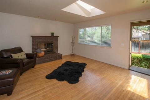 112 E Agua Caliente Rd, Sonoma, CA 95476 photo 2