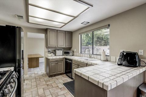 2744 Cascade Cir, Fairfield, CA 94533 photo 18