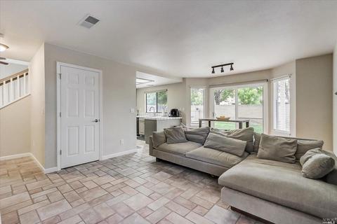 2744 Cascade Cir, Fairfield, CA 94533 photo 13