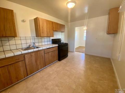 213 E Bell Ave, Fairfield, CA 94533 photo 7