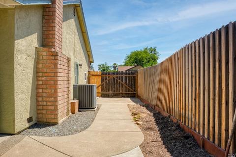 700 E Creekside Cir, Dixon, CA 95620 photo 38