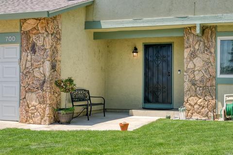 700 E Creekside Cir, Dixon, CA 95620 photo 7