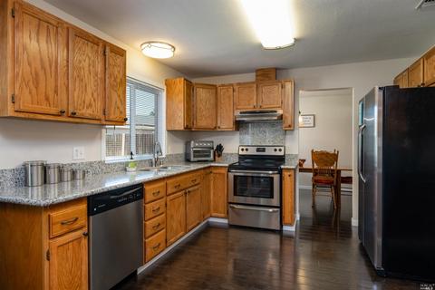 700 E Creekside Cir, Dixon, CA 95620 photo 12
