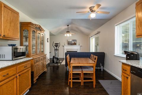 700 E Creekside Cir, Dixon, CA 95620 photo 15