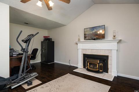 700 E Creekside Cir, Dixon, CA 95620 photo 18