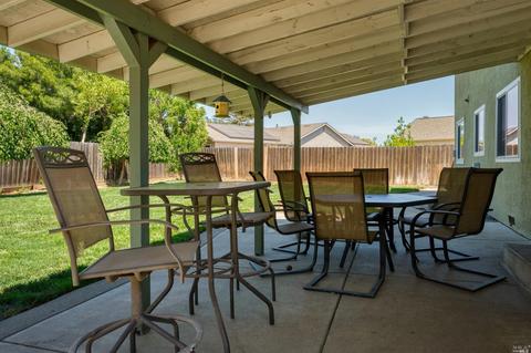 700 E Creekside Cir, Dixon, CA 95620 photo 33