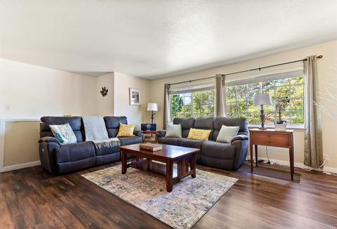 352 Los Cerritos Dr, Vallejo, CA 94589 photo 5