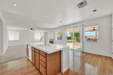 706 Ruby Dr, Vacaville, CA 95687 photo 22