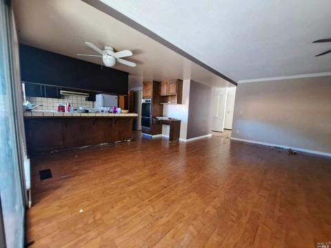 34 Holiday Ln, Concord, CA 94521 photo 9
