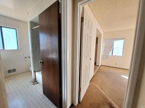 34 Holiday Ln, Concord, CA 94521 photo 8