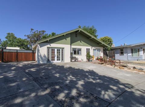 225 Circle Dr, Vacaville, CA 95688 photo 3
