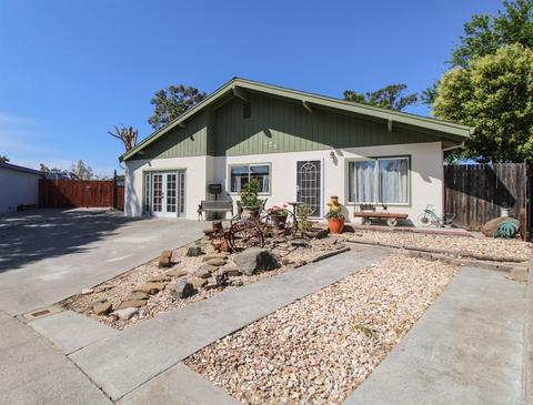 225 Circle Dr, Vacaville, CA 95688 photo 4
