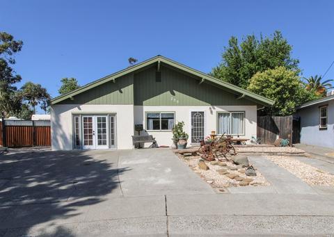 225 Circle Dr, Vacaville, CA 95688 photo 2