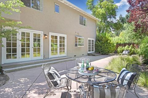 562 Este Madera Dr, Sonoma, CA 95476 photo 2