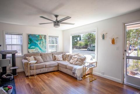 703 E D St, Petaluma, CA 94952 photo 11