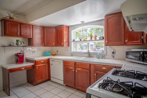 703 E D St, Petaluma, CA 94952 photo 13