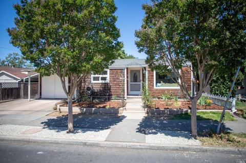 703 E D St, Petaluma, CA 94952 photo 1