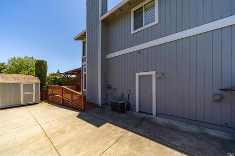 8806 Clothier Ln, Cotati, CA 94931 photo 32