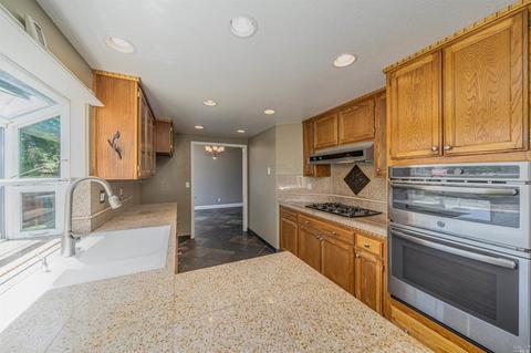 8806 Clothier Ln, Cotati, CA 94931 photo 10