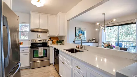 13 Fielding Cir, Mill Valley, CA 94941 photo 3