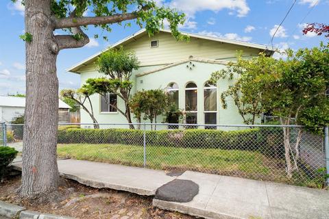 1738 Chestnut St, Berkeley, CA 94702 photo 3