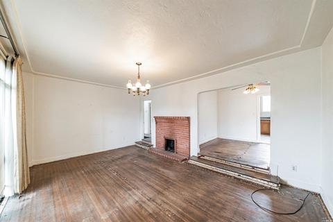 1738 Chestnut St, Berkeley, CA 94702 photo 4