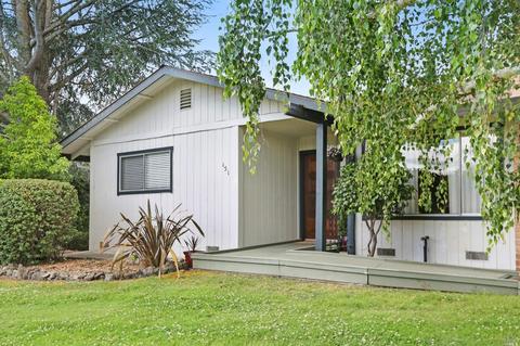 151 Vineyard Cir, Sonoma, CA 95476 photo 2