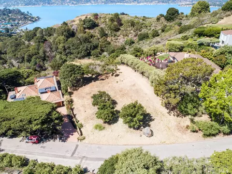 255 Round Hill Rd, Tiburon, CA 94920