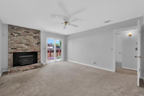 2814 Rose Ct, Fairfield, CA 94533 photo 4