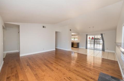 120 Falcon Dr, Cotati, CA 94931 photo 3