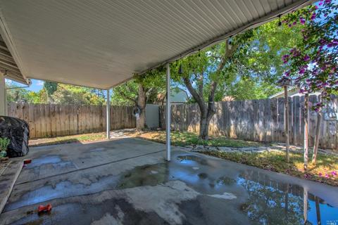 655 E Creekside Cir, Dixon, CA 95620 photo 34