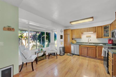 655 E Creekside Cir, Dixon, CA 95620 photo 13