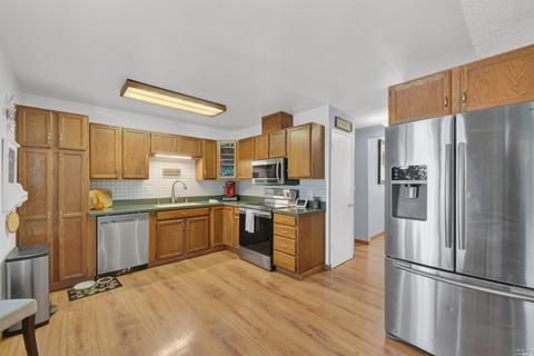 655 E Creekside Cir, Dixon, CA 95620 photo 15