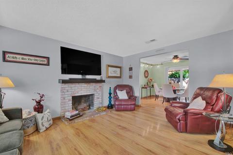 655 E Creekside Cir, Dixon, CA 95620 photo 7