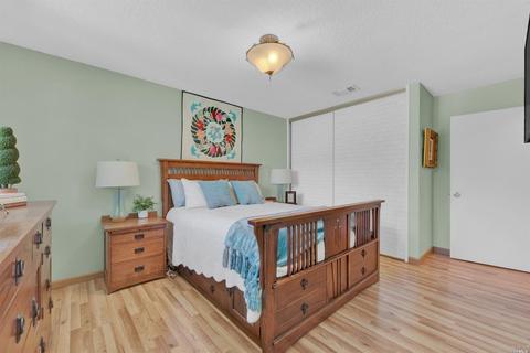 655 E Creekside Cir, Dixon, CA 95620 photo 23
