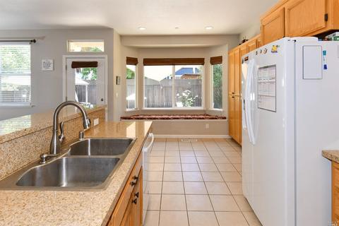 8344 Vercelli Ct, Windsor, CA 95492 photo 11